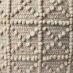 Pouf carré en laine crème avec motif popcorn