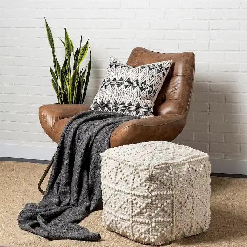 Pouf carré en laine crème avec motif popcorn
