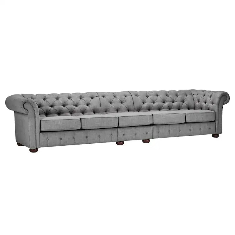 Canapé Chesterfield extra long gris clair par